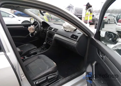 2015 Volkswagen Passat 1.8T Limited Edition из США, поврежденный, VIN 1VWAS7A32FC122041